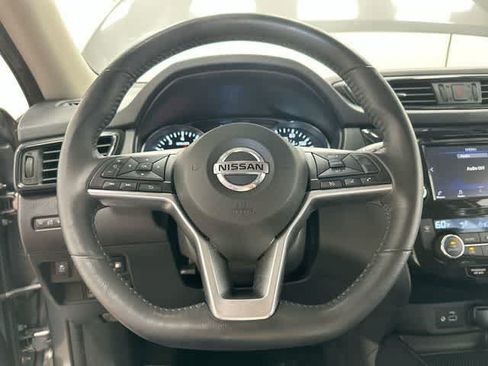 Used 2018 Nissan Rogue SV AWD/4WD image 7