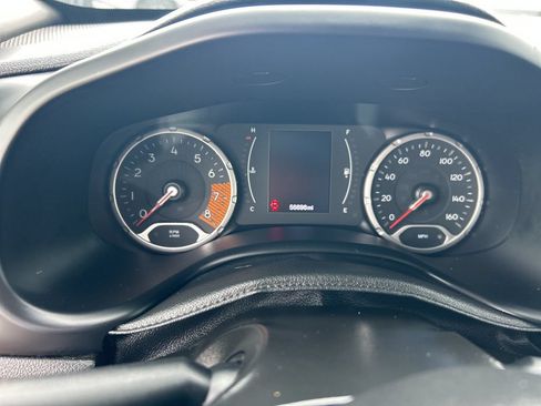 Used 2020 Jeep Renegade Altitude FWD image 9