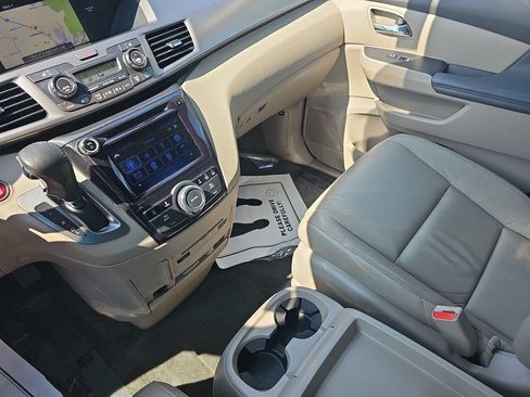 Used 2016 Honda Odyssey Touring Elite image 25