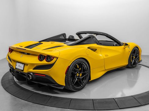 Certified 2021 Ferrari F8 Tributo RWD image 10