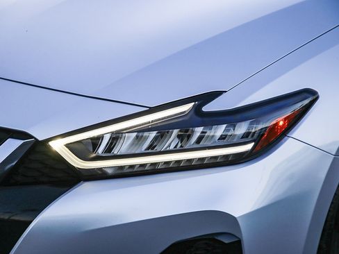 Used 2023 Nissan Maxima SV w/ Floor Mat Group image 10