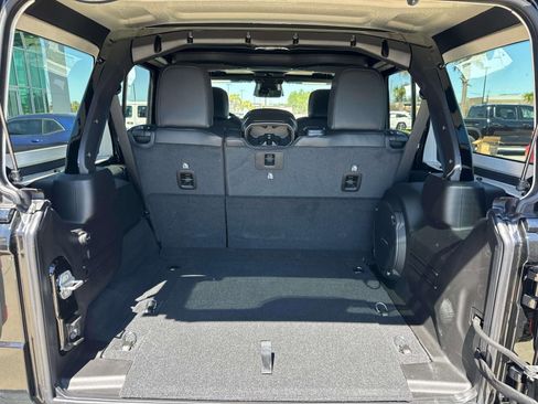 New 2026 Jeep Wrangler Unlimited Rubicon image 8