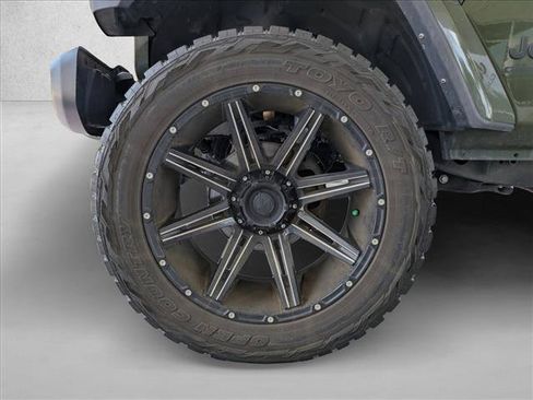 Used 2022 Jeep Gladiator Sport AWD/4WD image 13