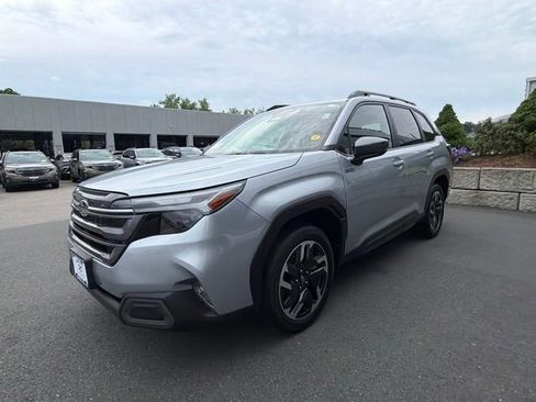 Certified 2025 Subaru Forester Limited AWD/4WD image 3