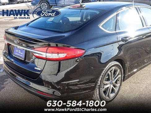 Certified 2017 Ford Fusion SE w/ Equipment Group 201A image 5