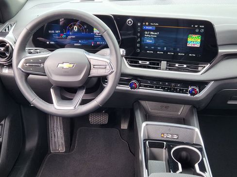 Used 2025 Chevrolet Equinox LT w/ Convenience Package II FWD image 24