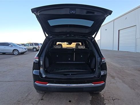 Used 2023 Jeep Grand Cherokee Limited w/ Luxury Tech Group II image 27