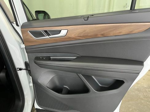 New 2026 Volkswagen Atlas SE image 23