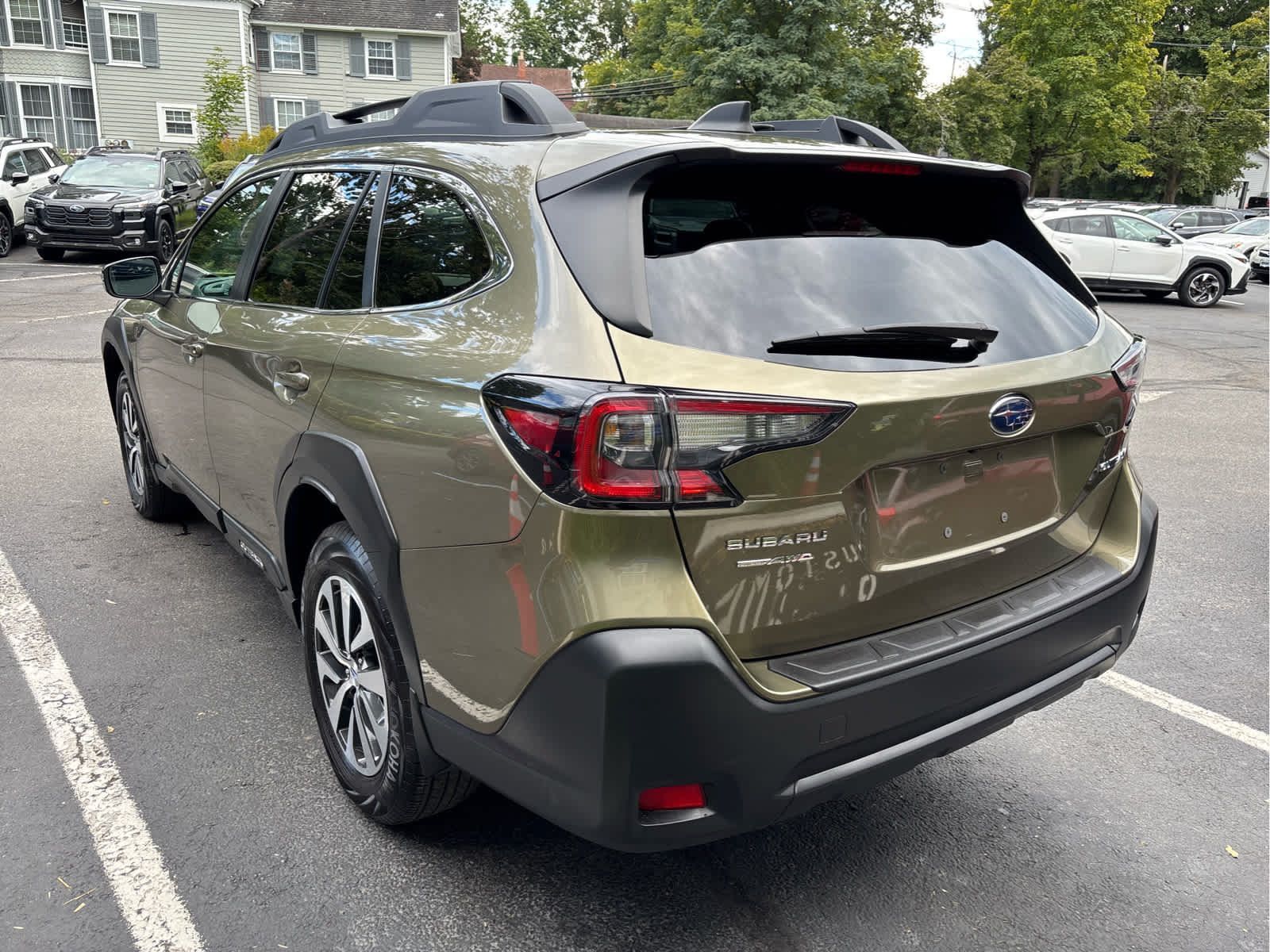 Certified 2025 Subaru Outback Premium w/ Popular Package #1 AWD/4WD image 6