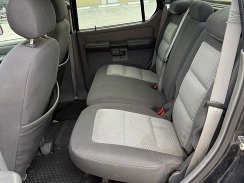 Used 2005 Ford Explorer Sport Trac XLT image 16