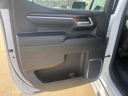 Used 2025 GMC Sierra 1500 SLT w/ SLT Premium Plus Package image 36
