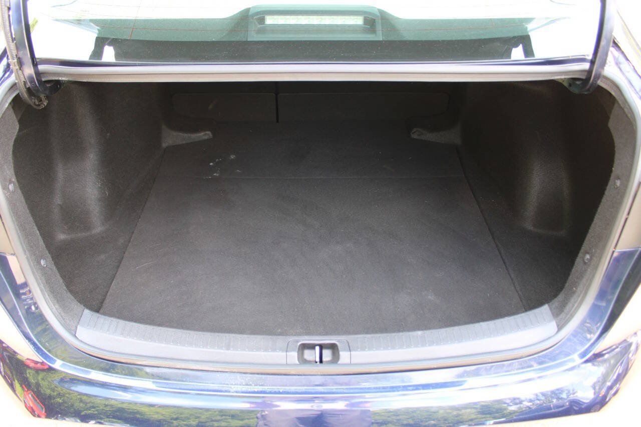 Used 2021 Toyota Corolla LE FWD image 17