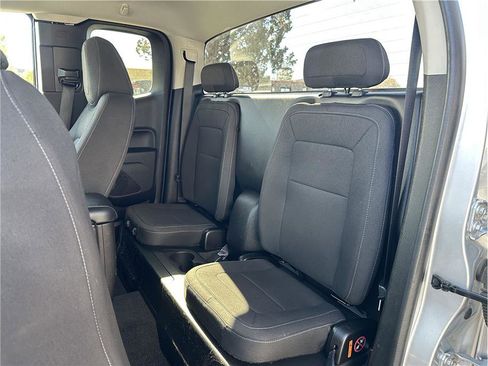 Used 2015 GMC Canyon SLE image 16