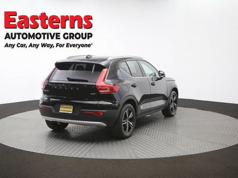 Used 2024 Volvo XC40 B5 Core AWD/4WD image 40