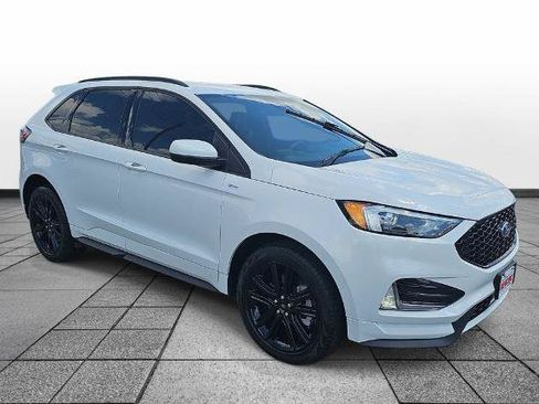 Certified 2024 Ford Edge ST-Line AWD/4WD image 3