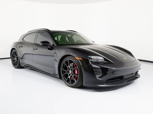 Certified 2023 Porsche Taycan GTS image 9