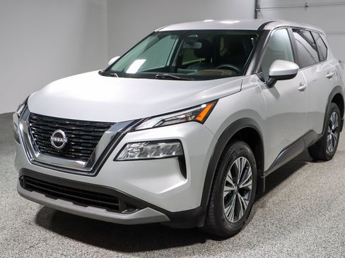 Used 2023 Nissan Rogue SV FWD image 30