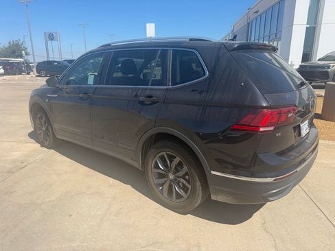 Used 2023 Volkswagen Tiguan SE FWD image 3