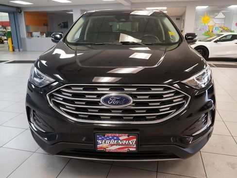 Used 2019 Ford Edge Titanium w/ Cold Weather Package AWD/4WD image 16