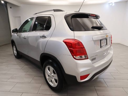 Used 2019 Chevrolet Trax LT w/ LT Convenience Package AWD/4WD image 3