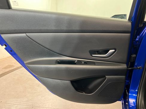 Used 2023 Hyundai Elantra SEL w/ Convenience Package image 19