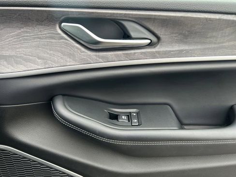 Used 2023 Jeep Grand Cherokee L Limited image 21