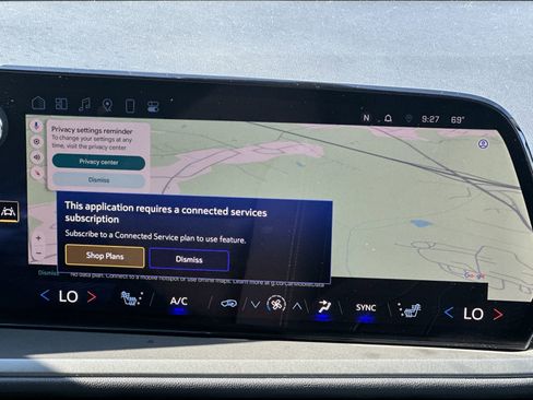 Used 2025 Chevrolet Traverse LT image 28