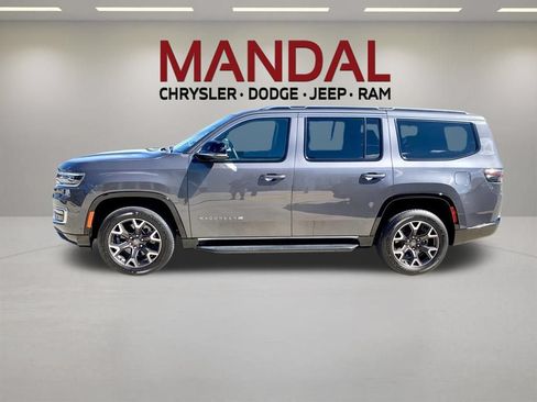 Used 2024 Jeep Wagoneer Series III AWD/4WD image 8