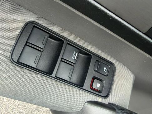 Used 2011 Honda CR-V LX image 15