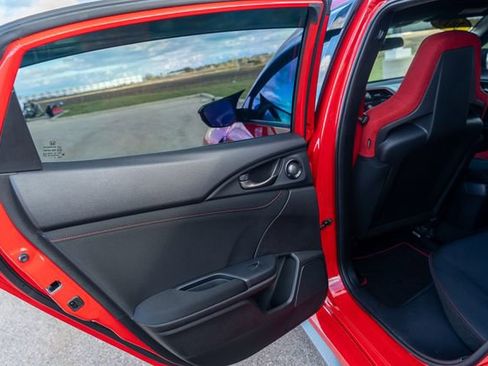 Used 2019 Honda Civic Type R image 18