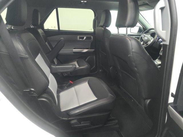 Certified 2023 Ford Explorer XLT w/ Equipment Group 202A AWD/4WD image 7