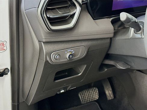 Used 2025 Chevrolet TrailBlazer LT image 17