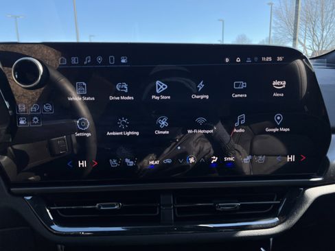 New 2025 Chevrolet Equinox EV RS w/ Convenience Package II image 26