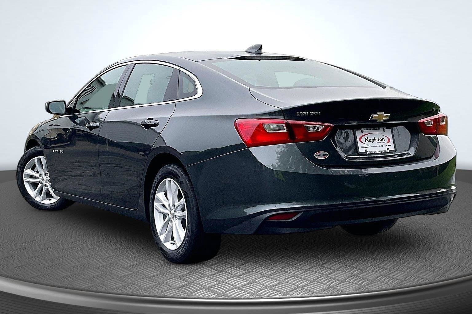 Used 2017 Chevrolet Malibu LT FWD image 14