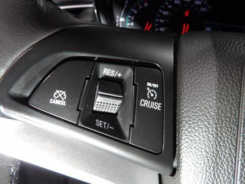 Used 2021 Chevrolet Trax LT w/ Driver Confidence Package image 17