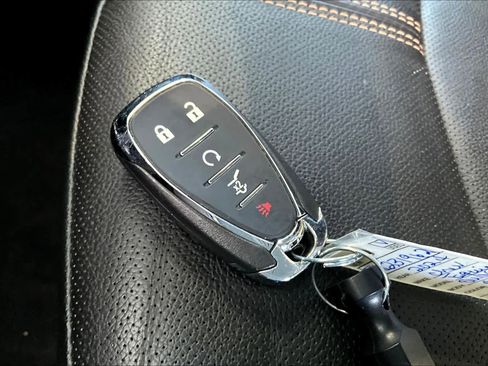 Used 2024 Chevrolet Equinox Premier image 13