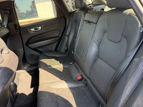 Used 2023 Volvo XC60 B5 Plus FWD image 4