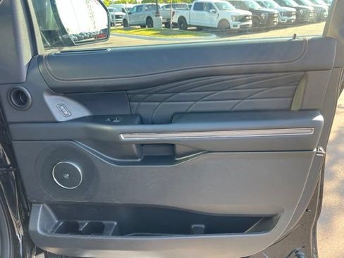 Used 2023 Ford Expedition Max Platinum AWD/4WD image 9