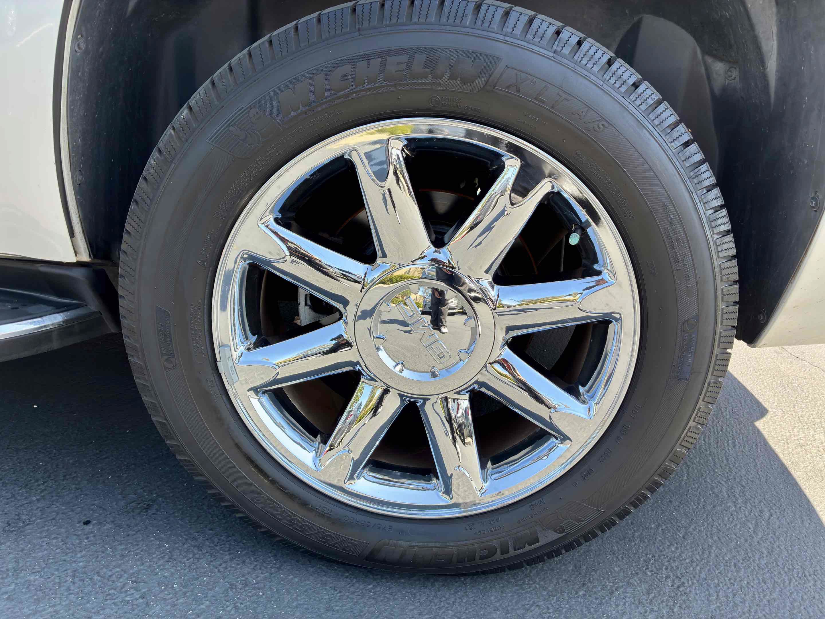 Used 2012 GMC Yukon Denali AWD/4WD image 15