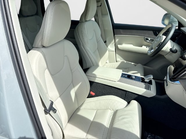 Certified 2026 Volvo XC90 B6 Ultra AWD/4WD image 32