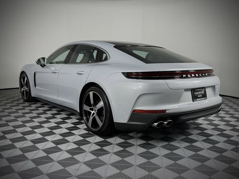 Used 2025 Porsche Panamera 4 image 3