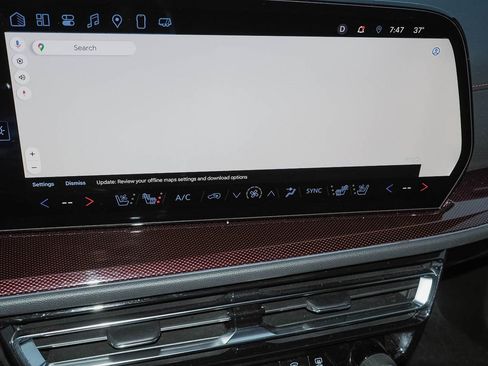 Used 2024 Chevrolet Traverse RS image 13