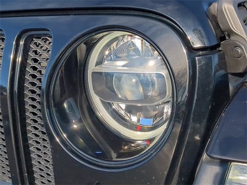 Used 2020 Jeep Wrangler Unlimited Sahara image 10