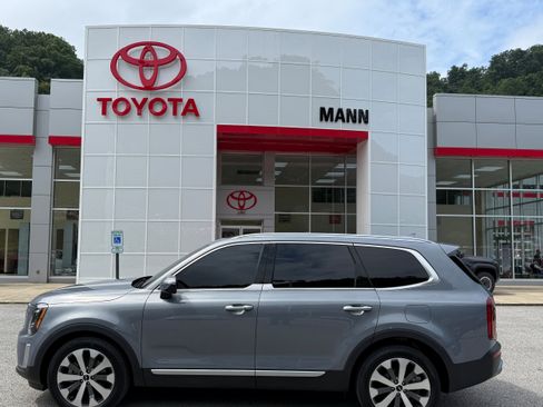 Used 2022 Kia Telluride S image 1