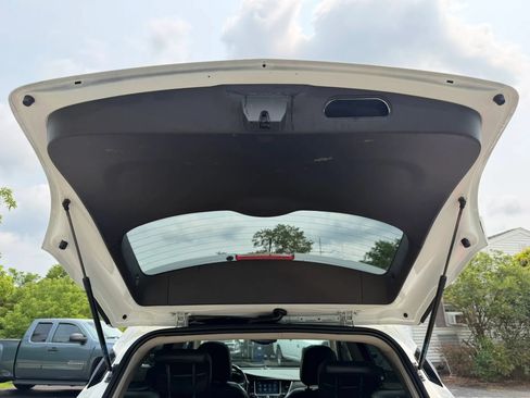 Used 2019 Buick Encore Essence AWD/4WD image 32