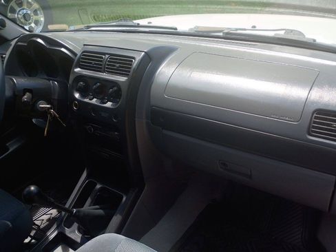 Used 2004 Nissan Frontier XE w/ (VTP) Value Truck Pkg RWD image 19