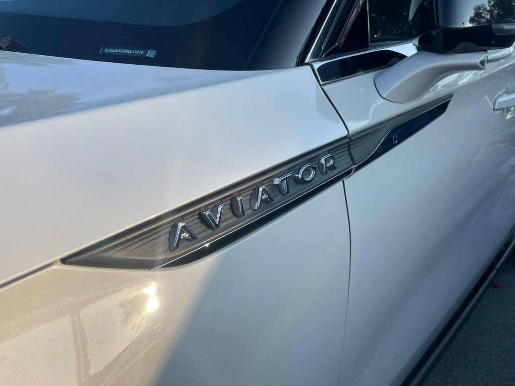 Used 2021 Lincoln Aviator AWD w/ Class IV Trailer Tow Package image 5