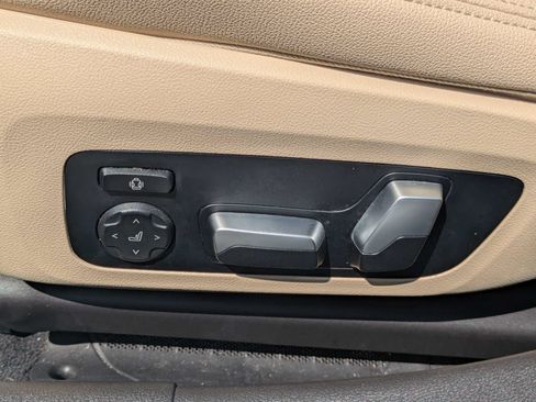 Used 2021 BMW 330i Sedan w/ Convenience Package RWD image 11