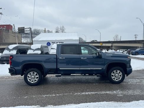 Used 2025 Chevrolet Silverado 3500 High Country w/ Technology Package image 6