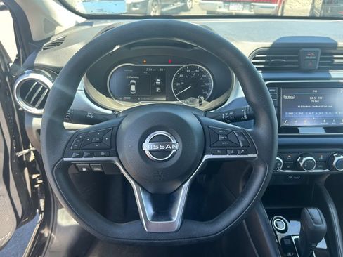 Used 2025 Nissan Versa SV FWD image 20